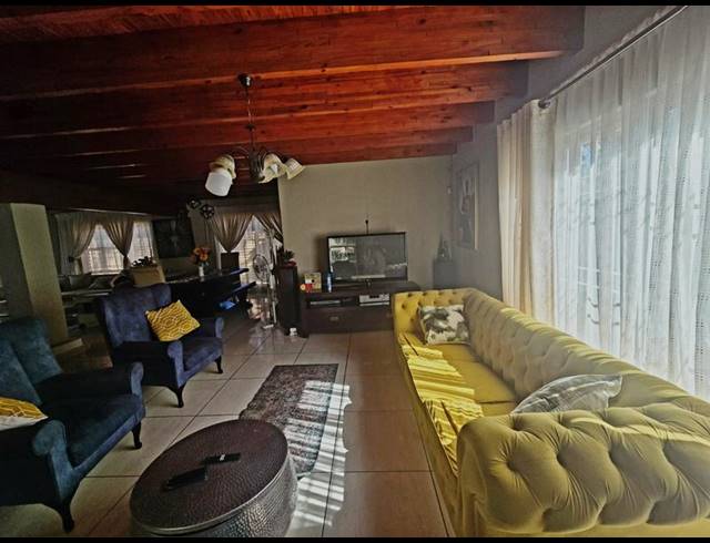 4 BEDROOM PROPERTY TO RENT IN GLEN MARAIS